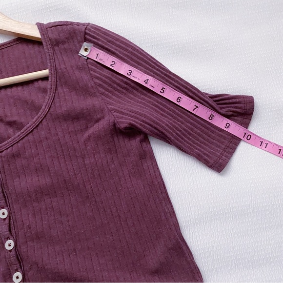 AEO Ribbed Button Down Crop Top - Picture 6 of 9